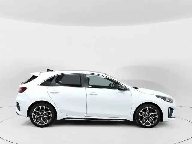 Kia Ceed 1.4 T-GDi 103kW (140CV) GT Line - foto 3