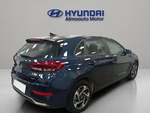 Hyundai i30 1.0 T-GDI Madrid - 9.475 km - foto 2