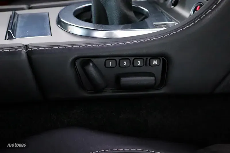 Aston Martin DBS - foto 17