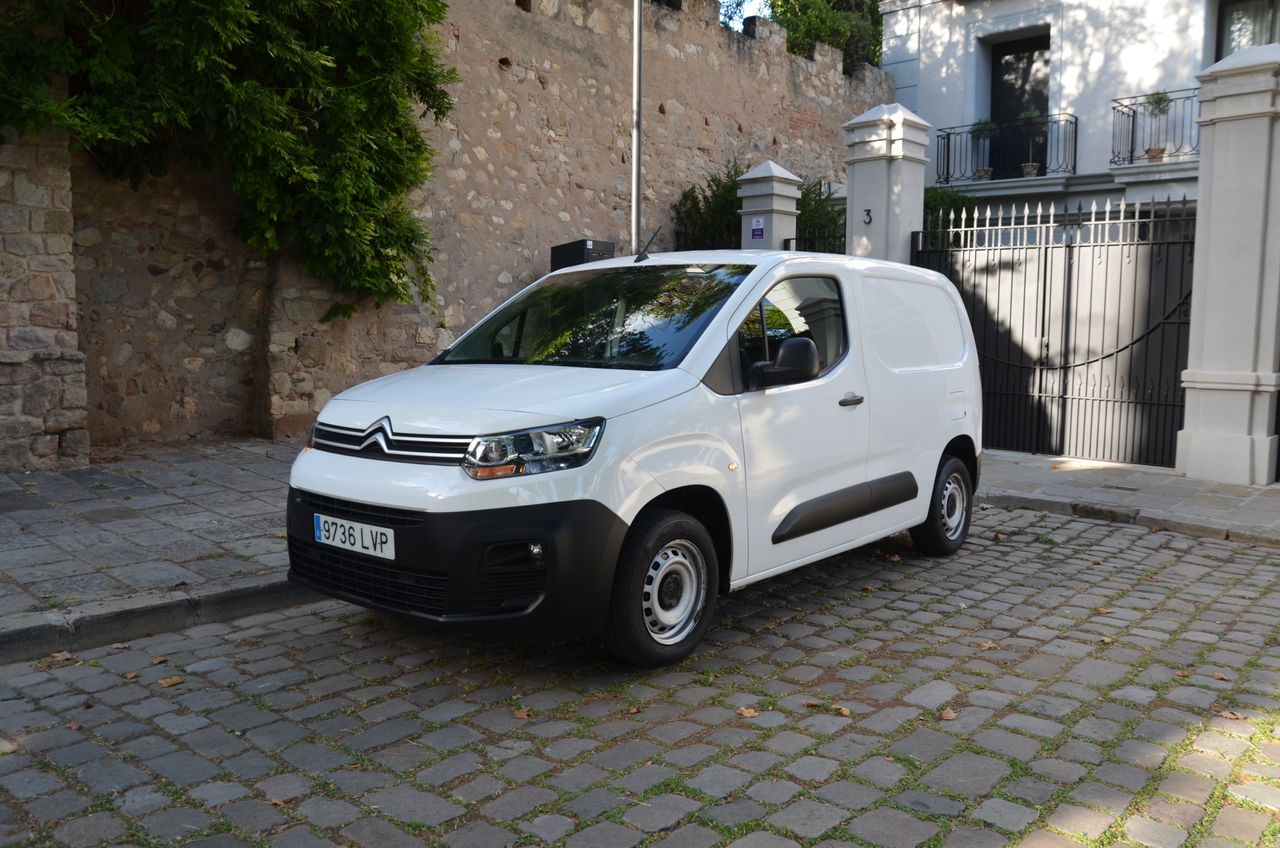 Citroën Berlingo BLUEHDI 75CV FURGÓN  ( ESTANTERÍAS MUEBLE D - foto 15