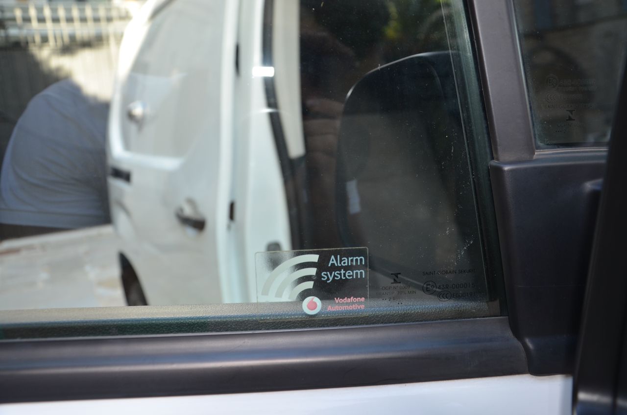 Citroën Berlingo BLUEHDI 75CV FURGÓN  ( ESTANTERÍAS MUEBLE D - foto 21