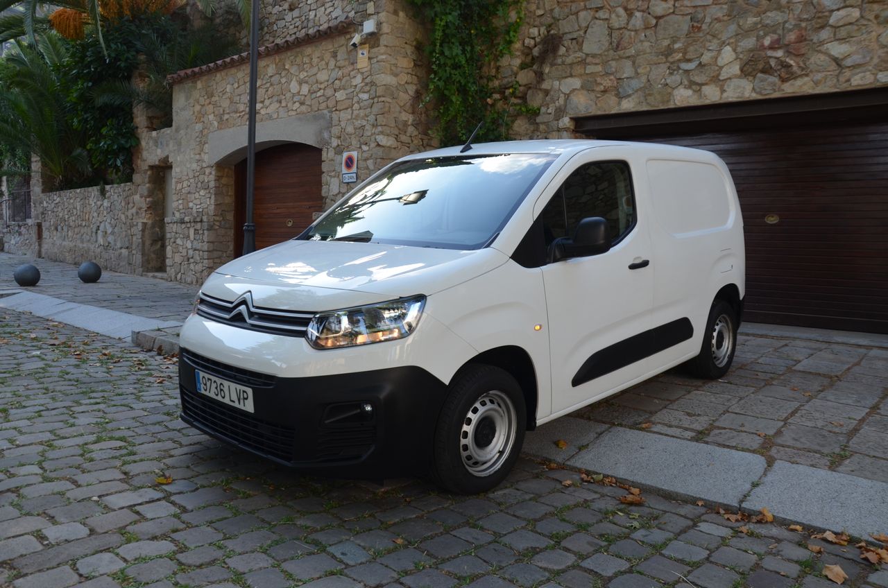 Citroën Berlingo BLUEHDI 75CV FURGÓN  ( ESTANTERÍAS MUEBLE D - foto 30
