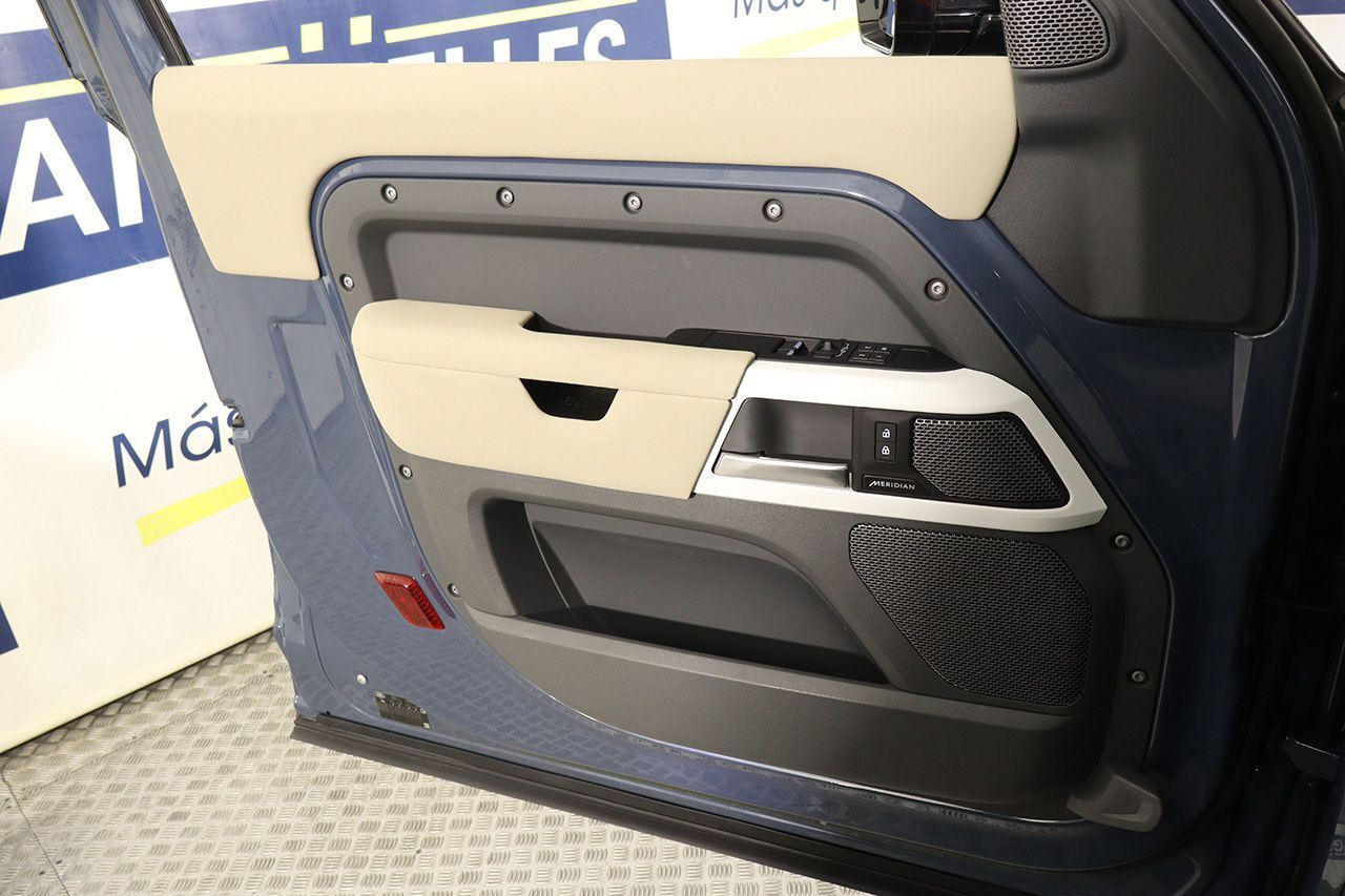 Land-Rover Defender 90 3.0 D200 MHEV SE 200cv - foto 30