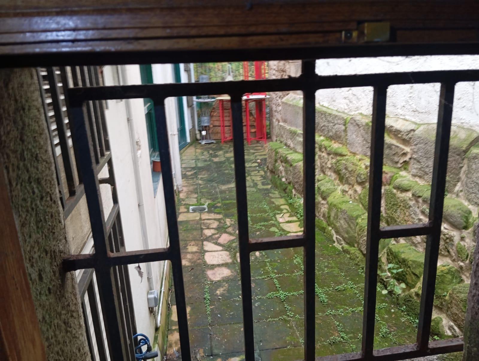 LOCAL COMERCIAL EN VENTA EN CASCO HISTORIO DE BAIONA - foto 13