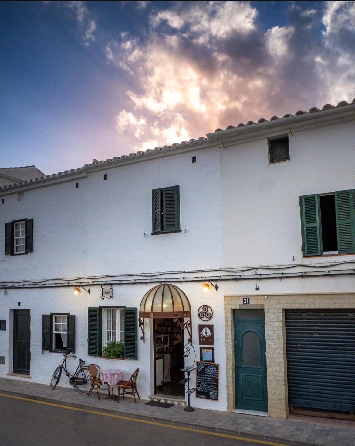 Local + vivienda con encanto en Es Mercadal – oportunidad ún