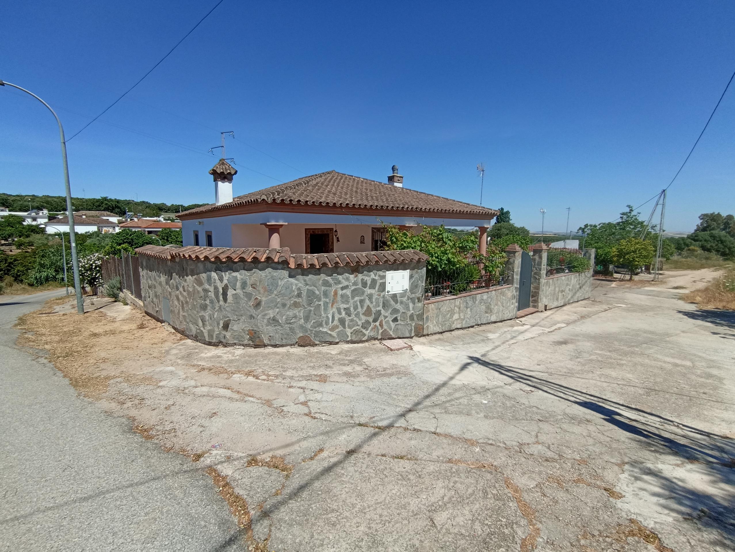 PARCELA URBANA CON CHALET LISTO PARA ENTRAR A VIVIR EN PEDAN - foto 3