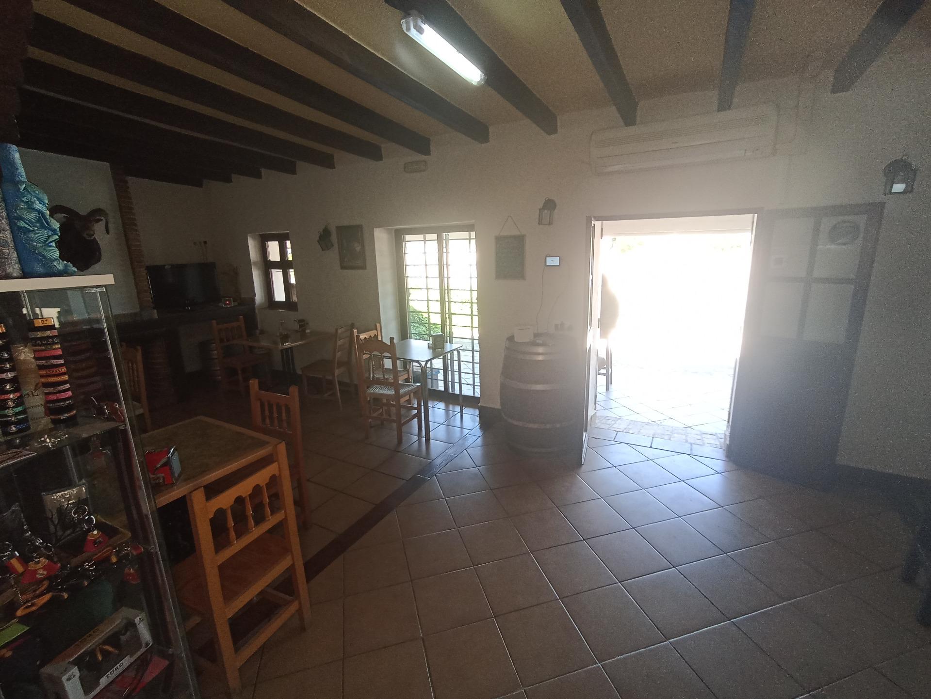 OPORTUNIDAD BAR RESTAURANTE EN FUNCIONAMIENTO + VIVIENDA - foto 8