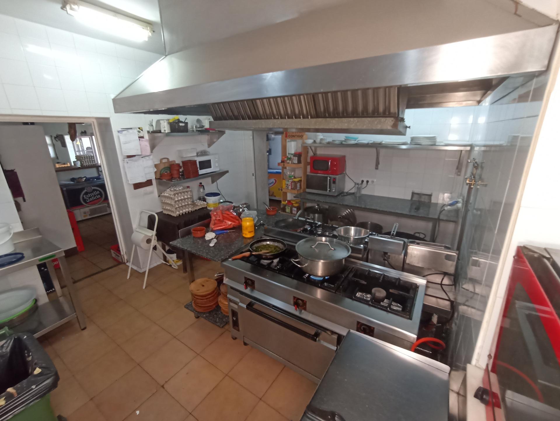 OPORTUNIDAD BAR RESTAURANTE EN FUNCIONAMIENTO + VIVIENDA - foto 32