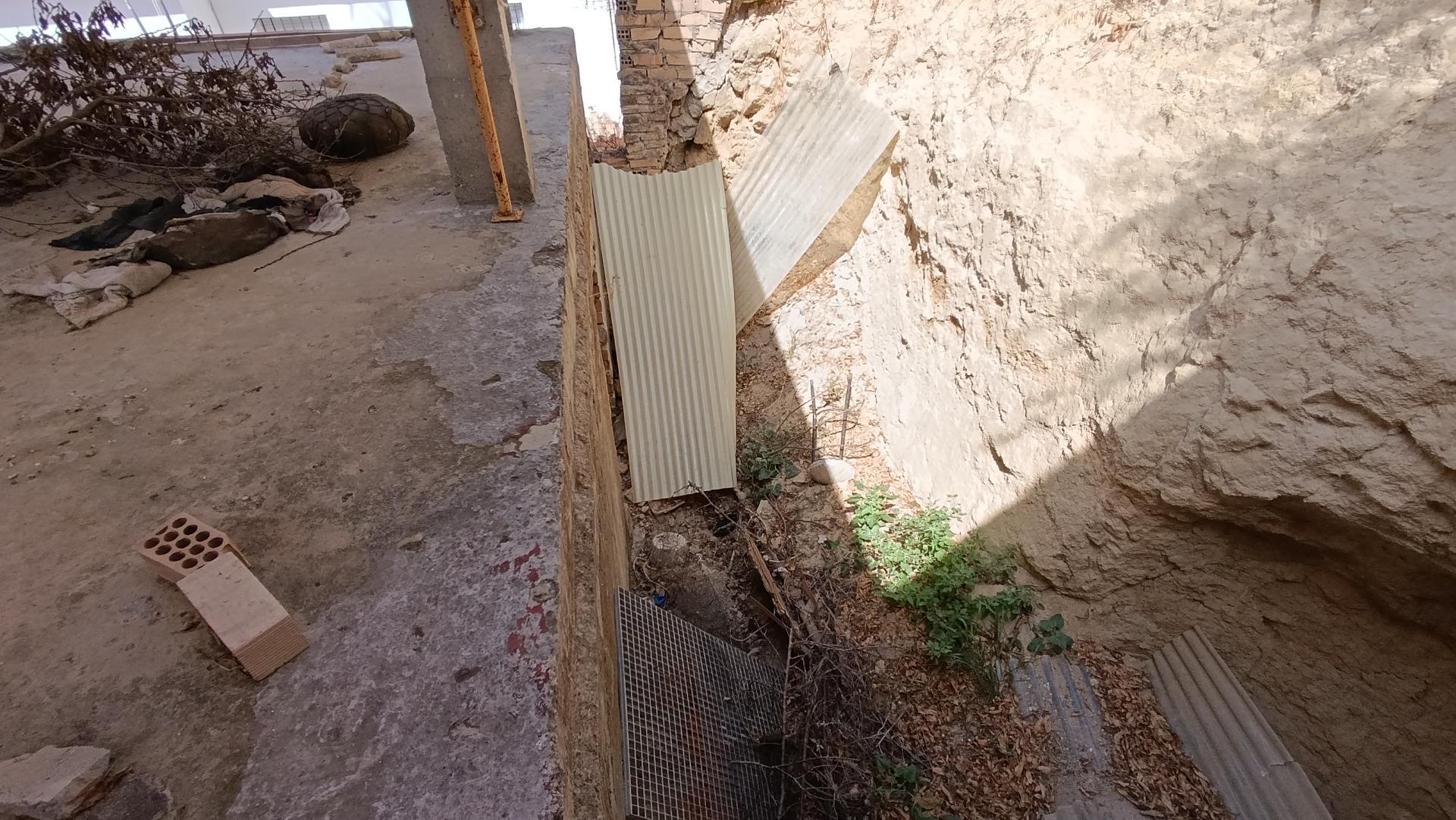 PROPIEDAD CON LOCAL COMERCIAL Y OPCIÓN DE VARIAS VIVIENDAS E - foto 24