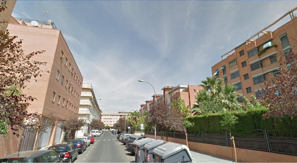 Local comercial a pie de calle en Arroyo del Moro!!!