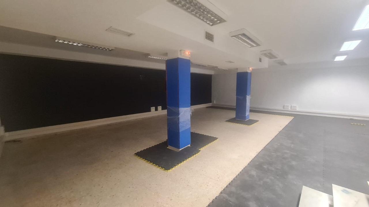 LOCAL COMERCIAL EN PLENO CENTRO - foto 13