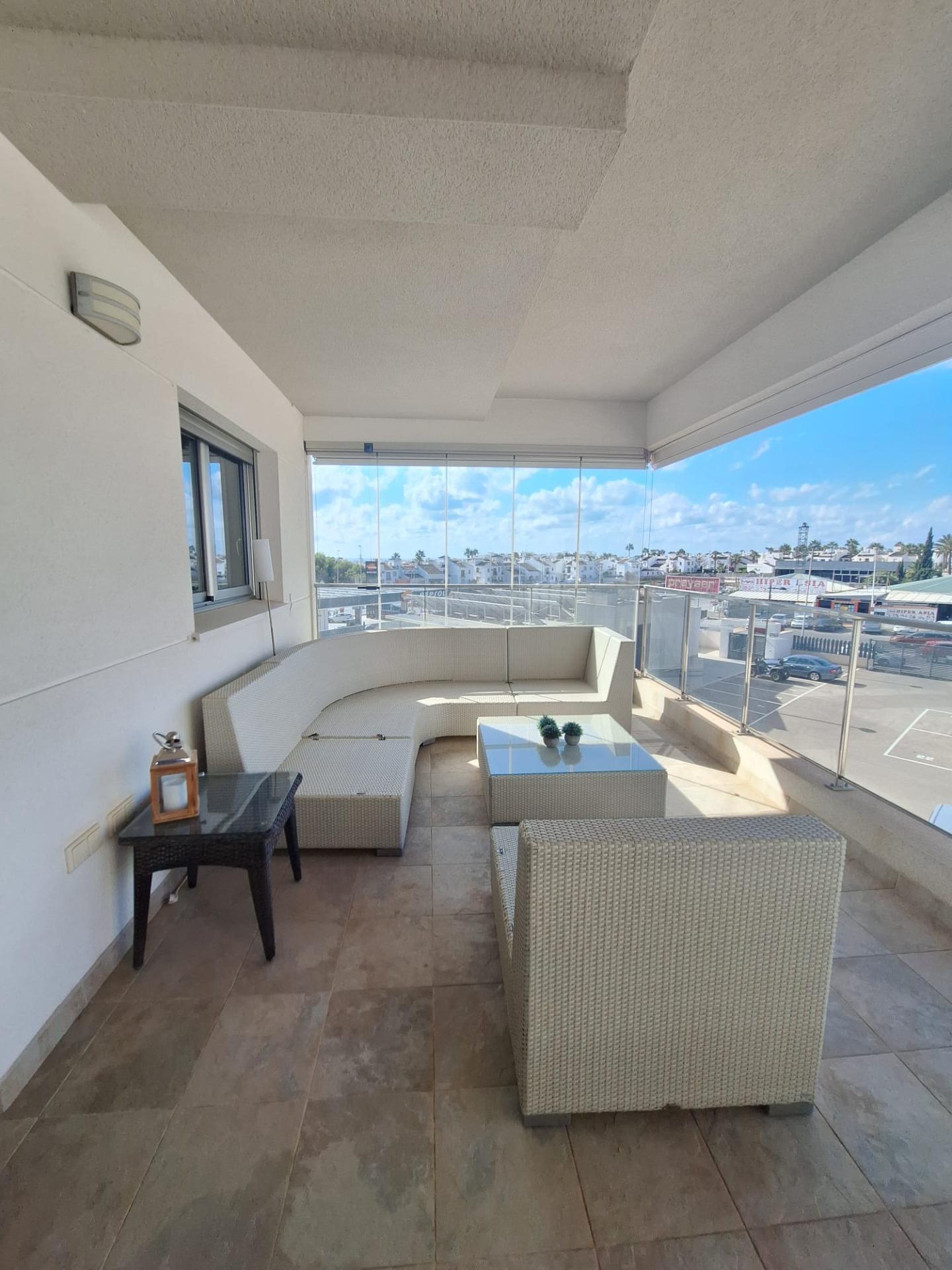 APARTAMENTO DE 3 DORMITORIOS 2 BAÑOS EN ORIHUELA COSTA ( LOS DOLSES )