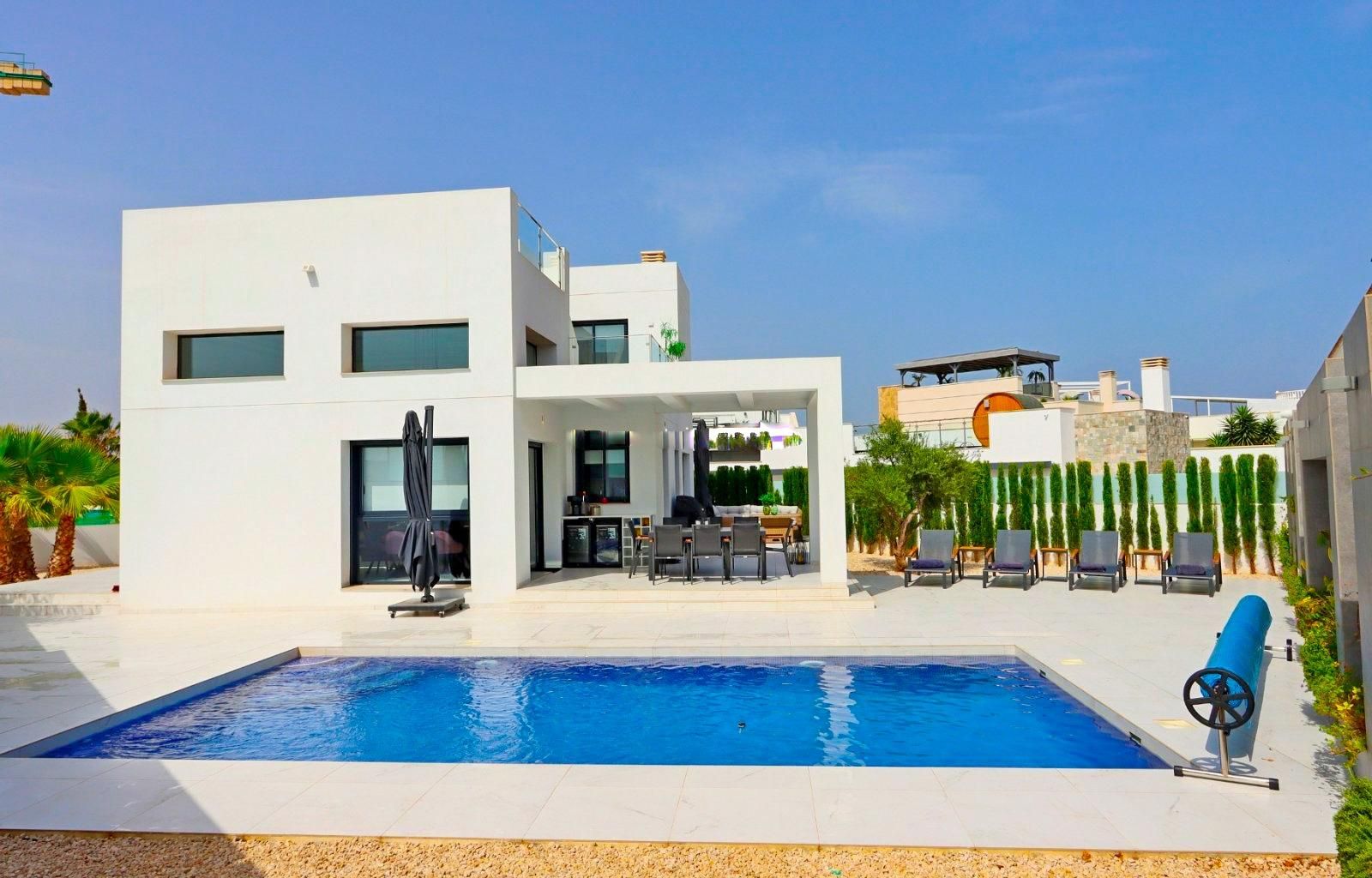 VILLA EN CIUDAD QUESADA (ALICANTE )  DE 3 DORMITORIOS 3 BAÑO - foto 2