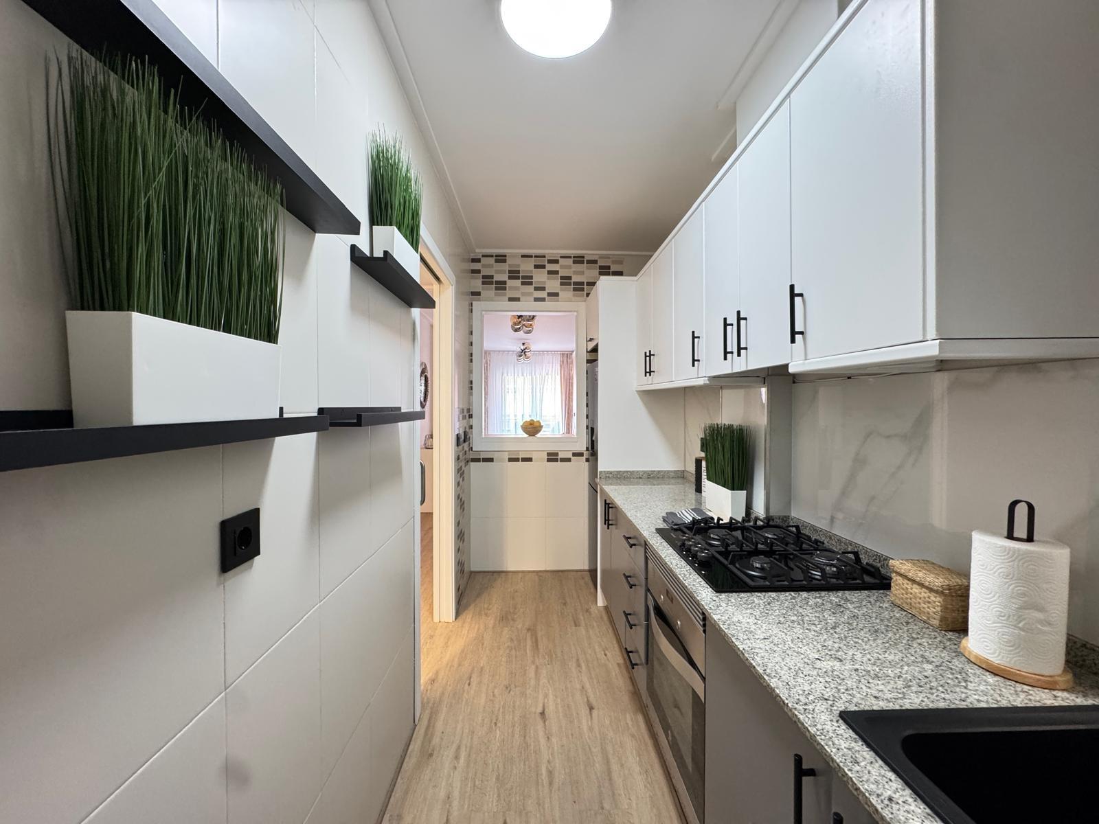 REFORMADO APARTAMENTO DE 3 DORM. 2 BAÑOS A 400 METROS DE PLA - foto 19