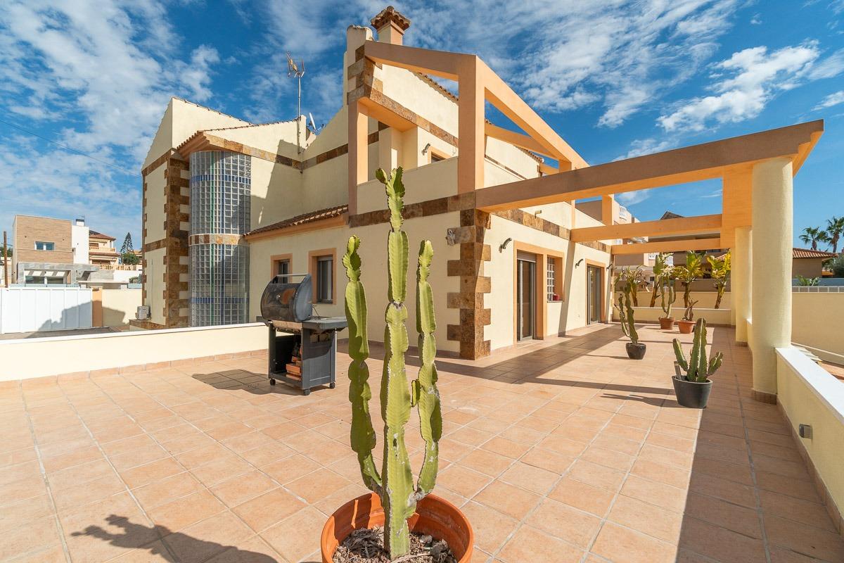 VILLA  EN TORREVIEJA ( ZONA AGUAS NUEVAS) - foto 25