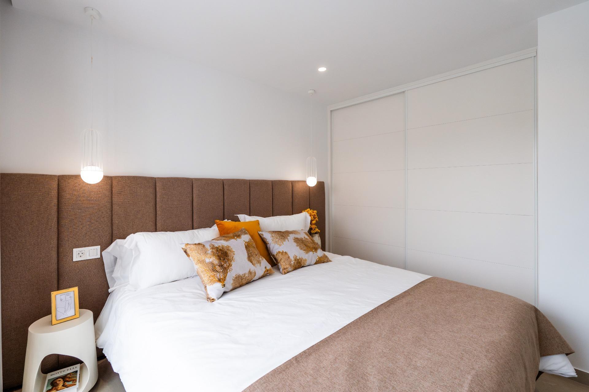 VILLA DE 4 DORMITORIO Y 5 BAÑOS EN ORIHUELA COSTA (CAMPOAMOR - foto 35