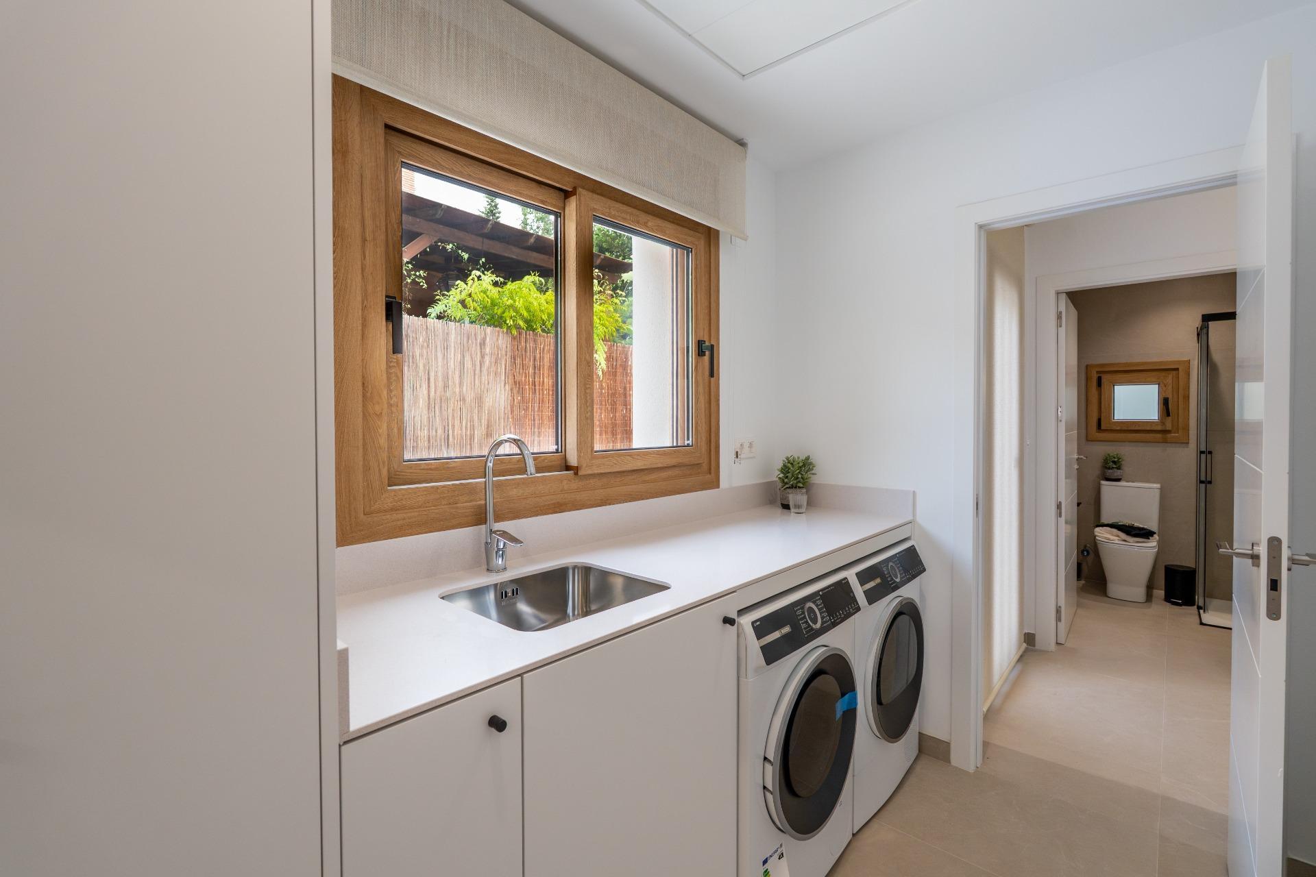 VILLA DE 4 DORMITORIO Y 5 BAÑOS EN ORIHUELA COSTA (CAMPOAMOR - foto 37