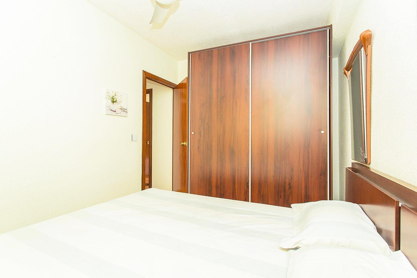 Piso con 3 Dormitorios y 2 Baños a Solo 250 m de la Playa de - foto 32