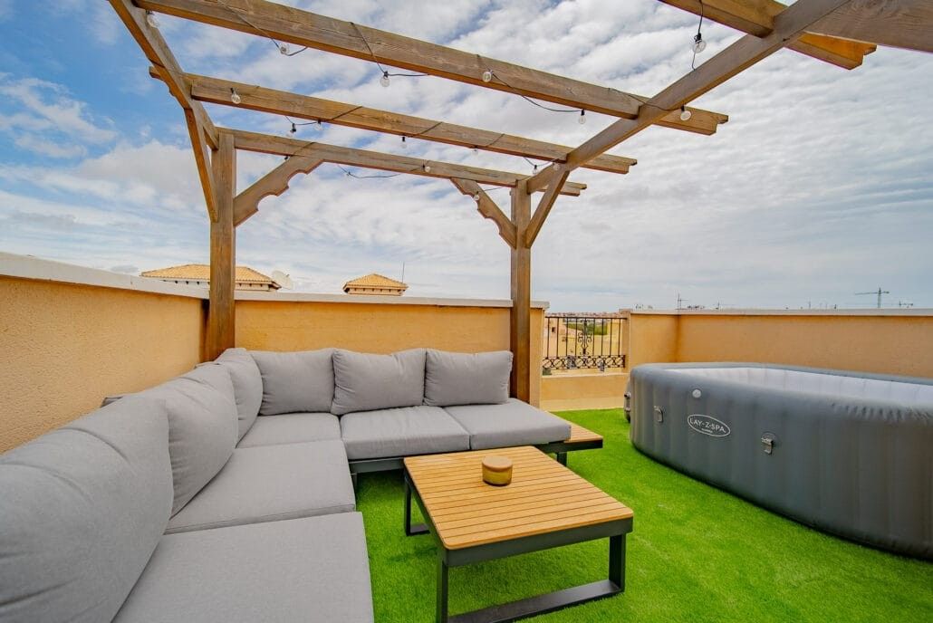 ADOSADO DE 3 DORMITORIOS Y 2 BAÑOS EN VILLAMARTIN PAU 26 (OR - foto 15