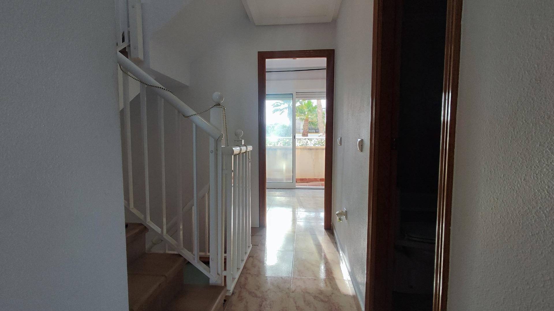 Duplex de 3 dormitorios 2 baños, piscina comunitaria en Orih - foto 18