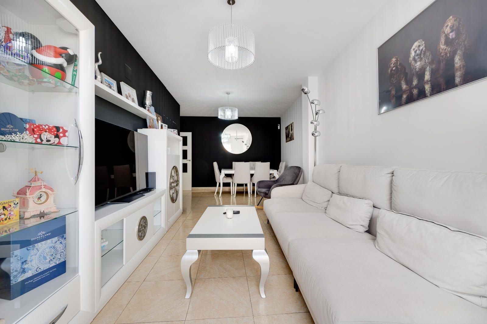 APARTAMENTO DE 3 DORMITORIOS 2 BAÑOS EN TORREVIEJA - foto 2