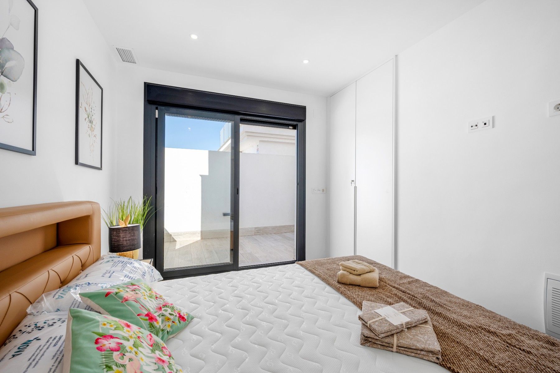 VILLA DE 4 DORMITORIOS Y 3 BAÑOS EN LOS ALCAZARES (ALICANTE) - foto 9