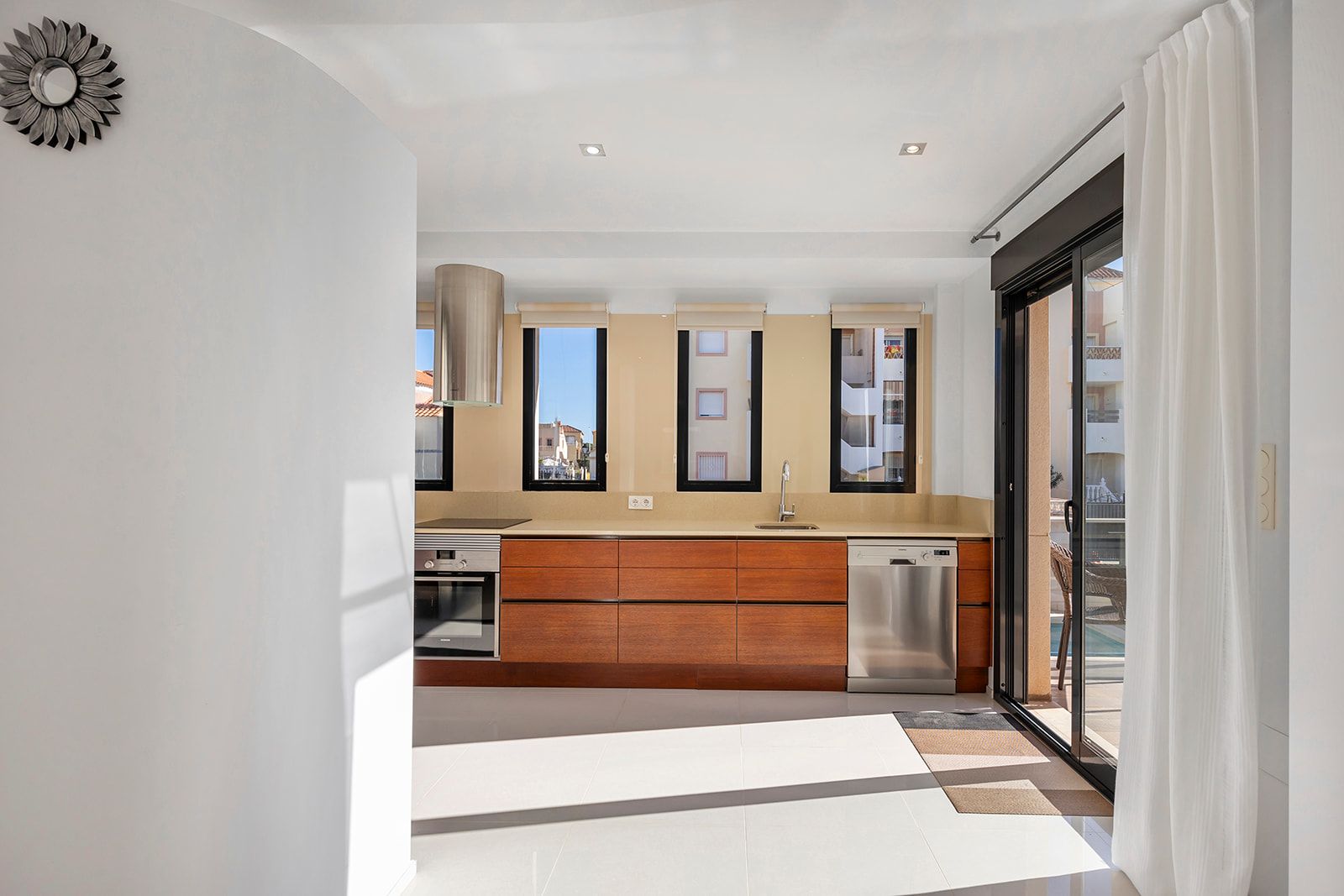 VILLA DE 5 DORMITORIOS Y 4 BAÑOS EN LA ZENIA (ORIHUELA COSTA - foto 10