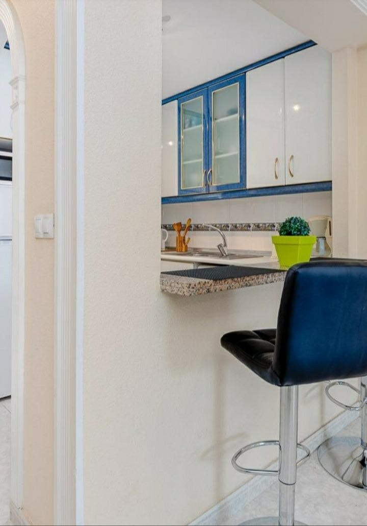 SE ALQUILA POR LARGO TIEMPO APARTAMENTO DE 2 DORM 1 BAÑO POR - foto 14