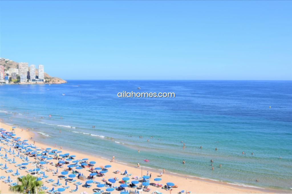 Piso en venta en primera línea playa de Levante - foto 5