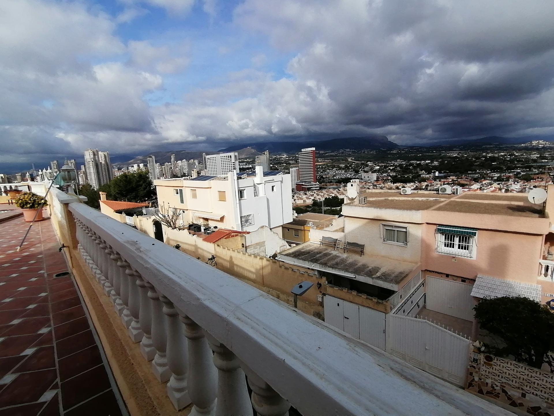 Chalet con vistas panorámicas desde Sierra Helada - foto 3