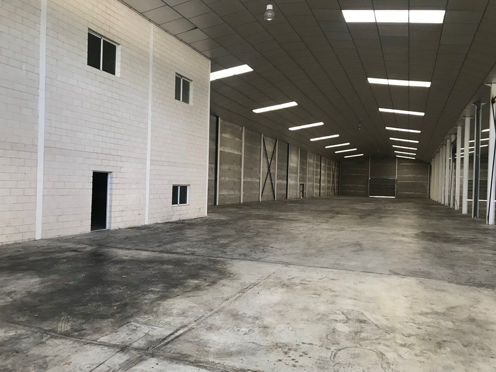 Nave 3500 m2  en zona  Poligono Alba - foto 7