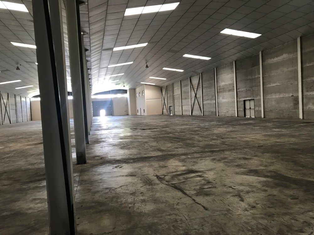Nave 3500 m2  en zona  Poligono Alba - foto 10