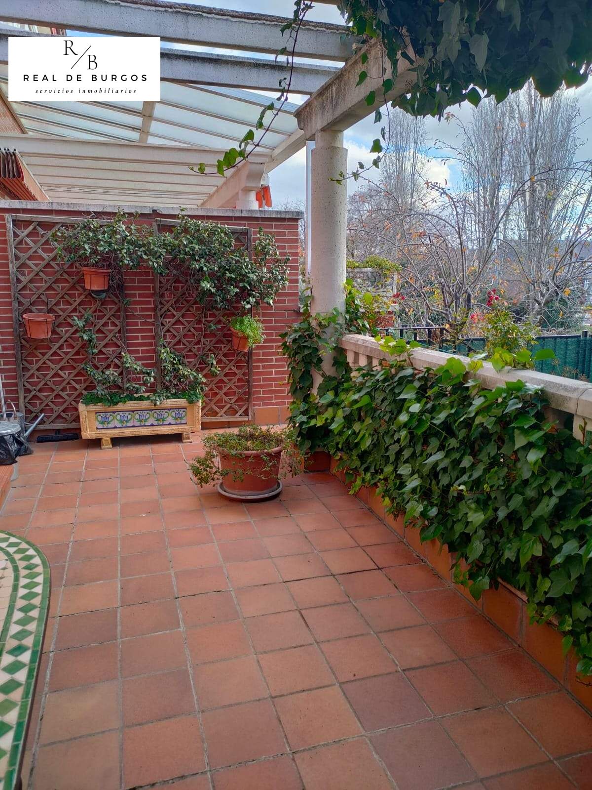 Venta de chalet adosado en Parque Alameda