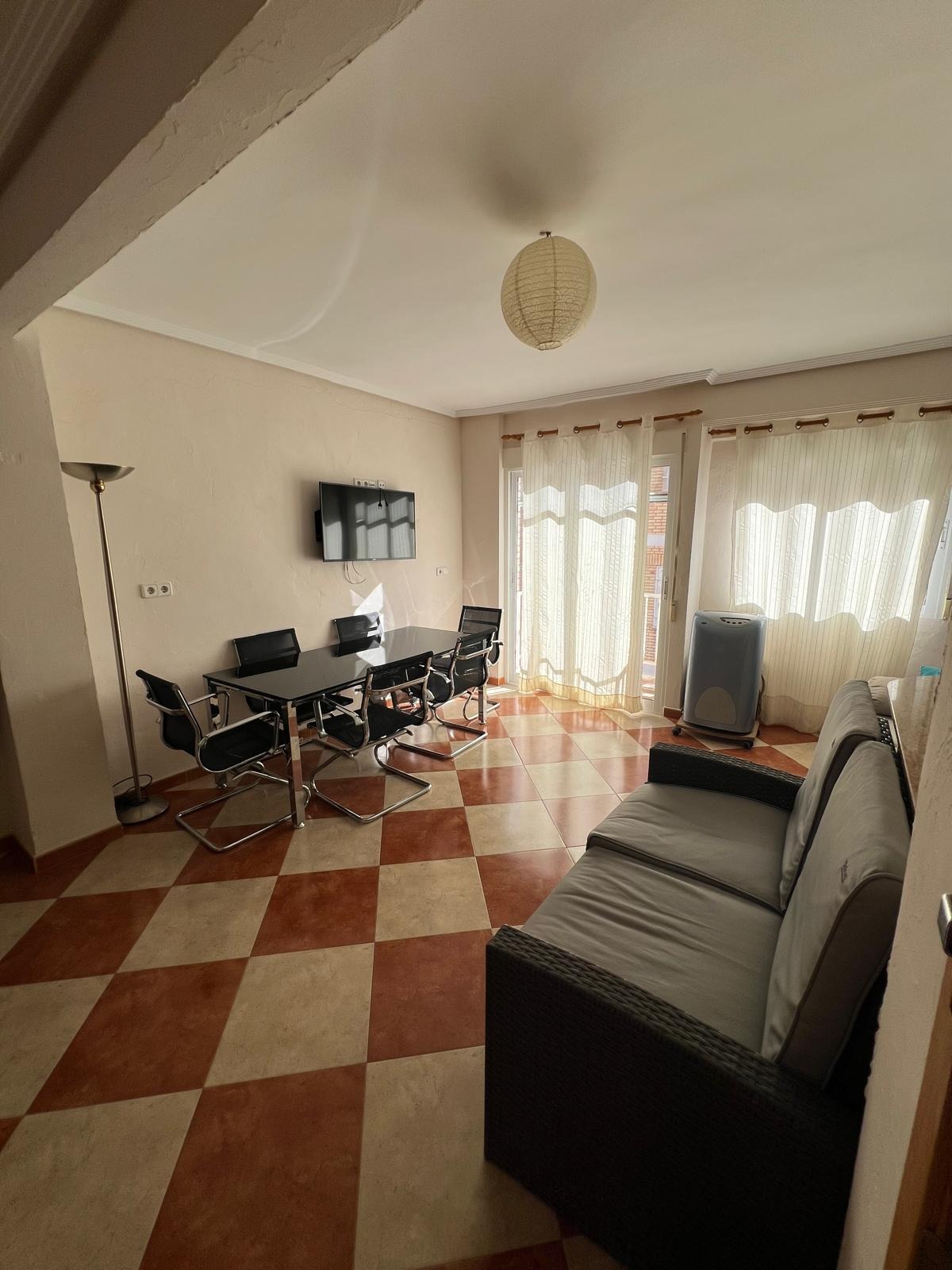 APARTAMENTOS A POCOS METROS DE LA PLAYA - foto 2