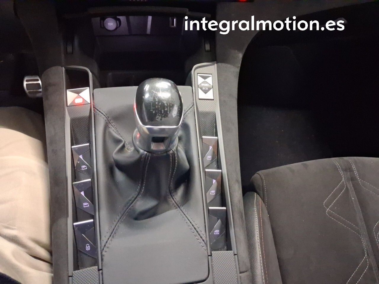 DS DS 7 Crossback BlueHDi 96kW (130CV) PERFORMANCE LINE - foto 18