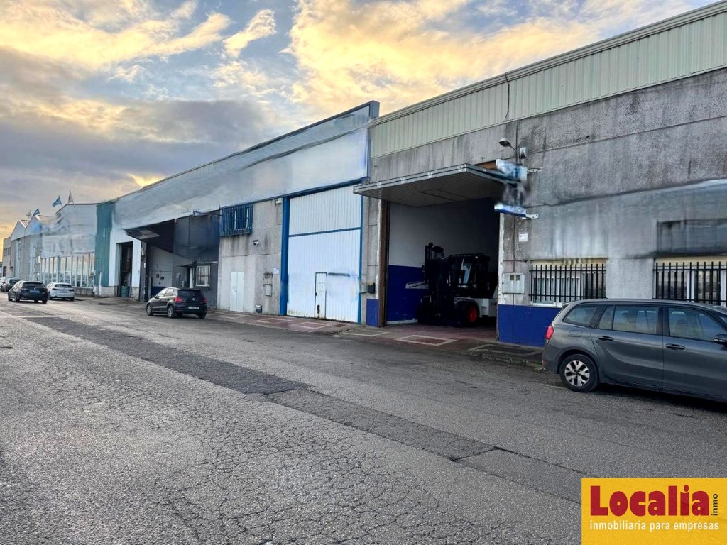 Alquiler de estupenda y bien ubicada nave en Raos - foto 3