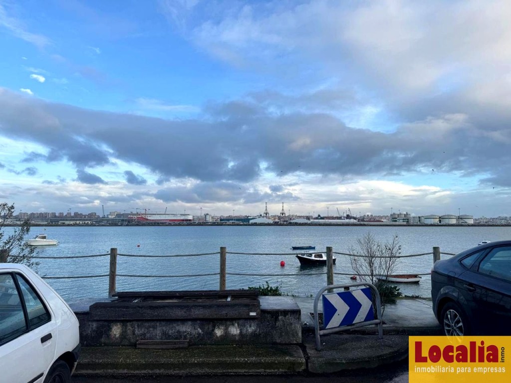 Alquiler de estupenda y bien ubicada nave en Raos - foto 8