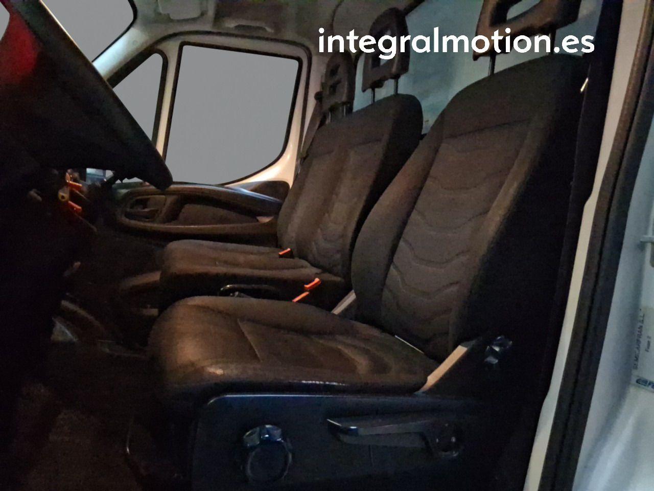 Iveco Daily 35C15 3.0 D 150CV PAQUETERA CON PLATAFORMA - foto 6