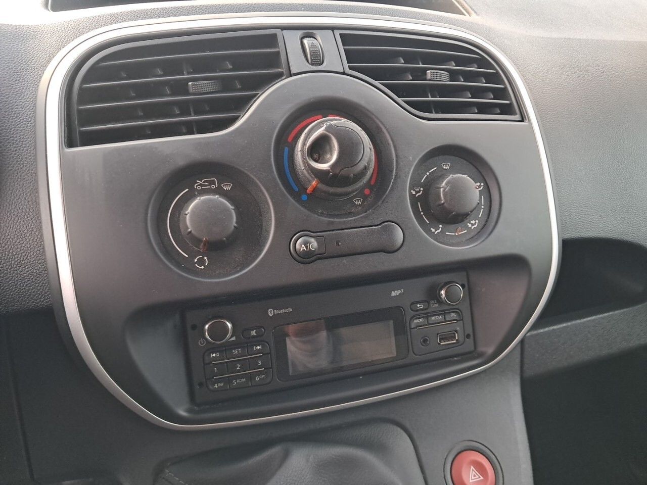 Renault Kangoo Furgon Profesional dCi  furgón derivado de tu - foto 11