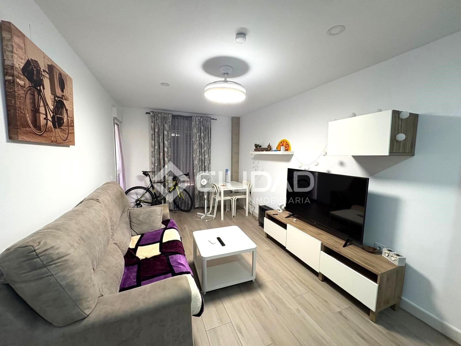 Piso con garaje reformado en pleno centro - foto 3