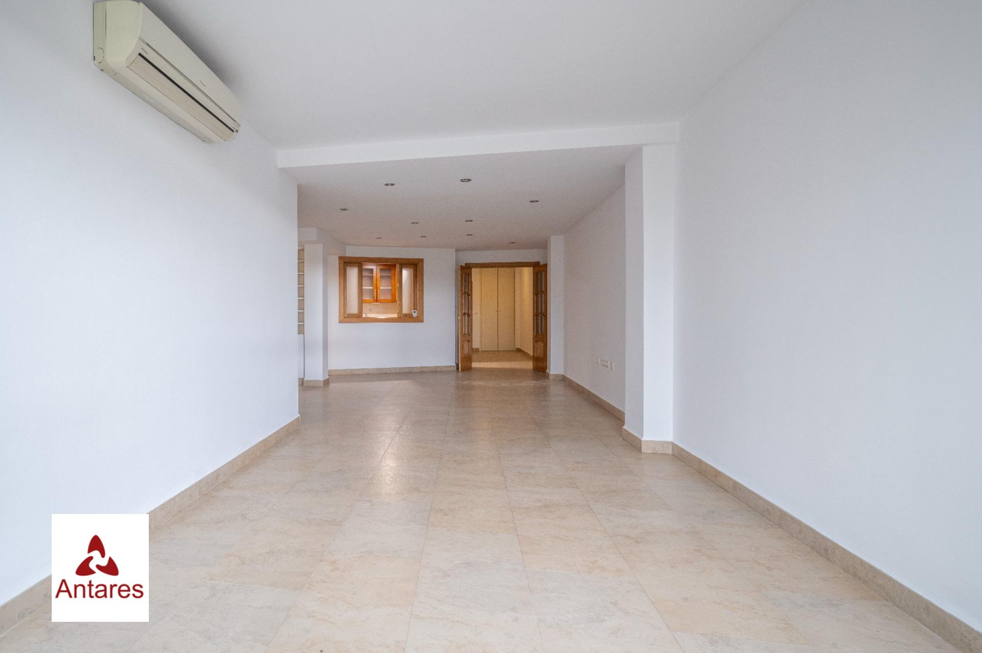 Gran Piso Reformado en Constitución, Frente a Paseillos Univ - foto 19