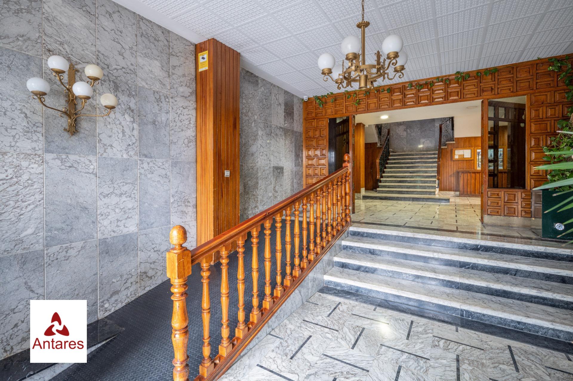 Gran Piso Reformado en Constitución, Frente a Paseillos Univ - foto 49