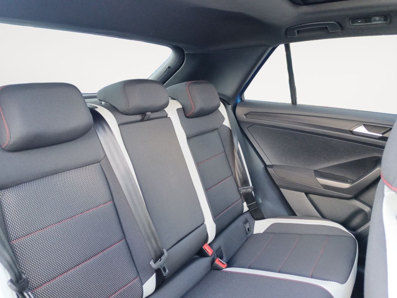 Volkswagen T-Roc Sport - foto 9