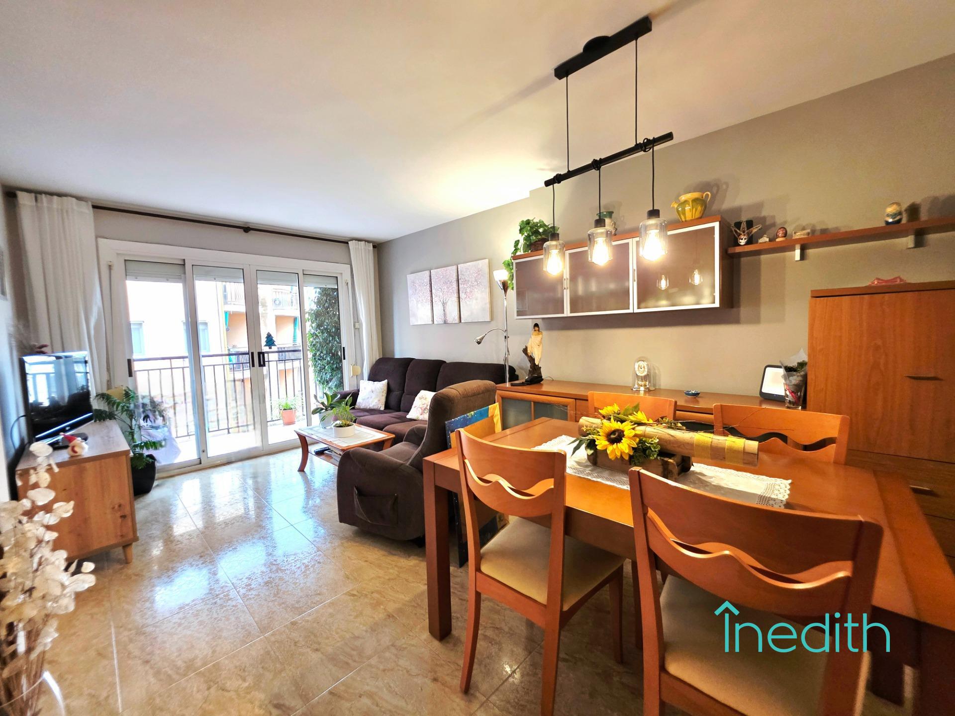 Piso de 4 habitaciones con ascensor en Barri de Mar Vilanova - foto 3