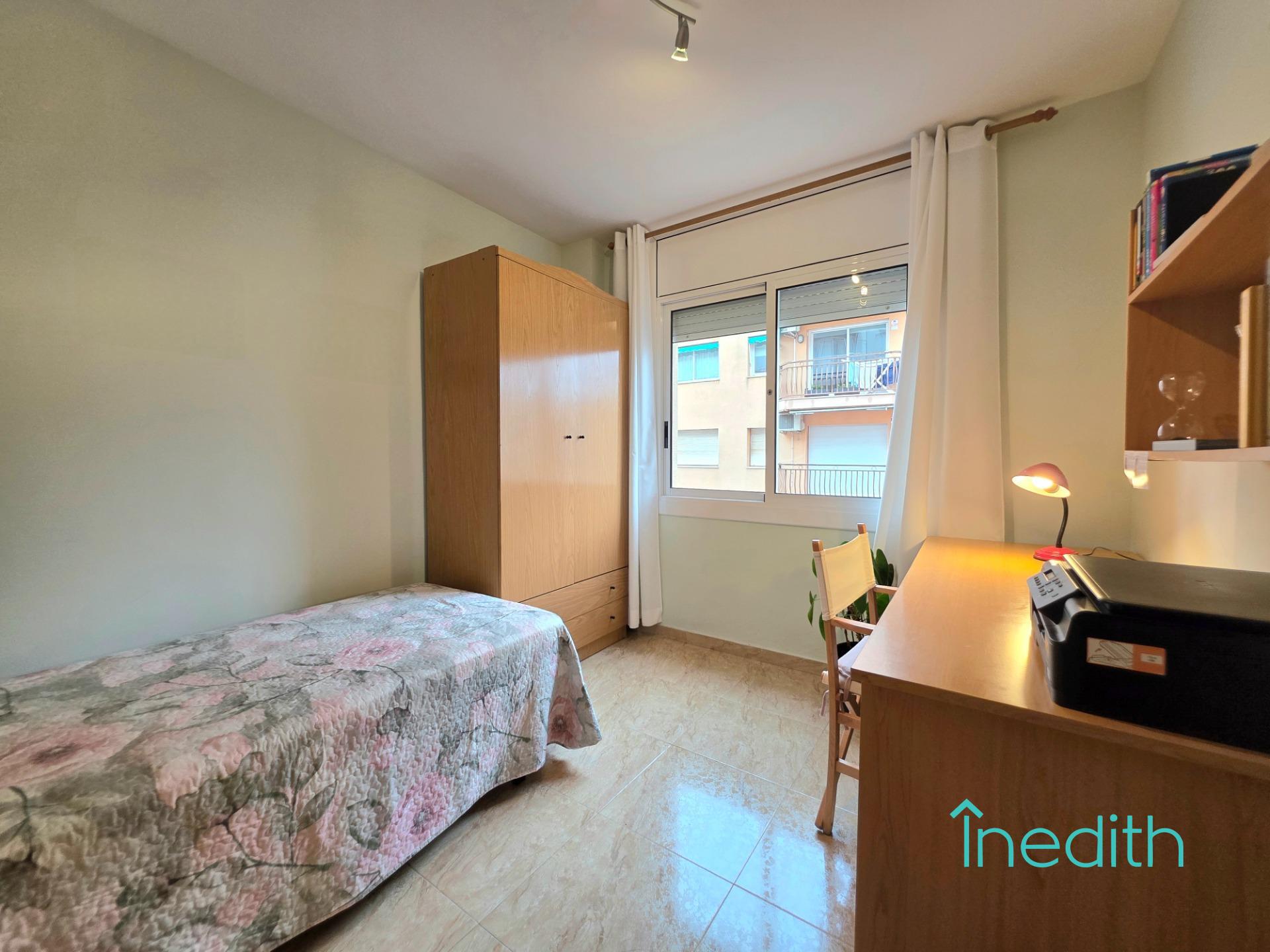 Piso de 4 habitaciones con ascensor en Barri de Mar Vilanova - foto 17