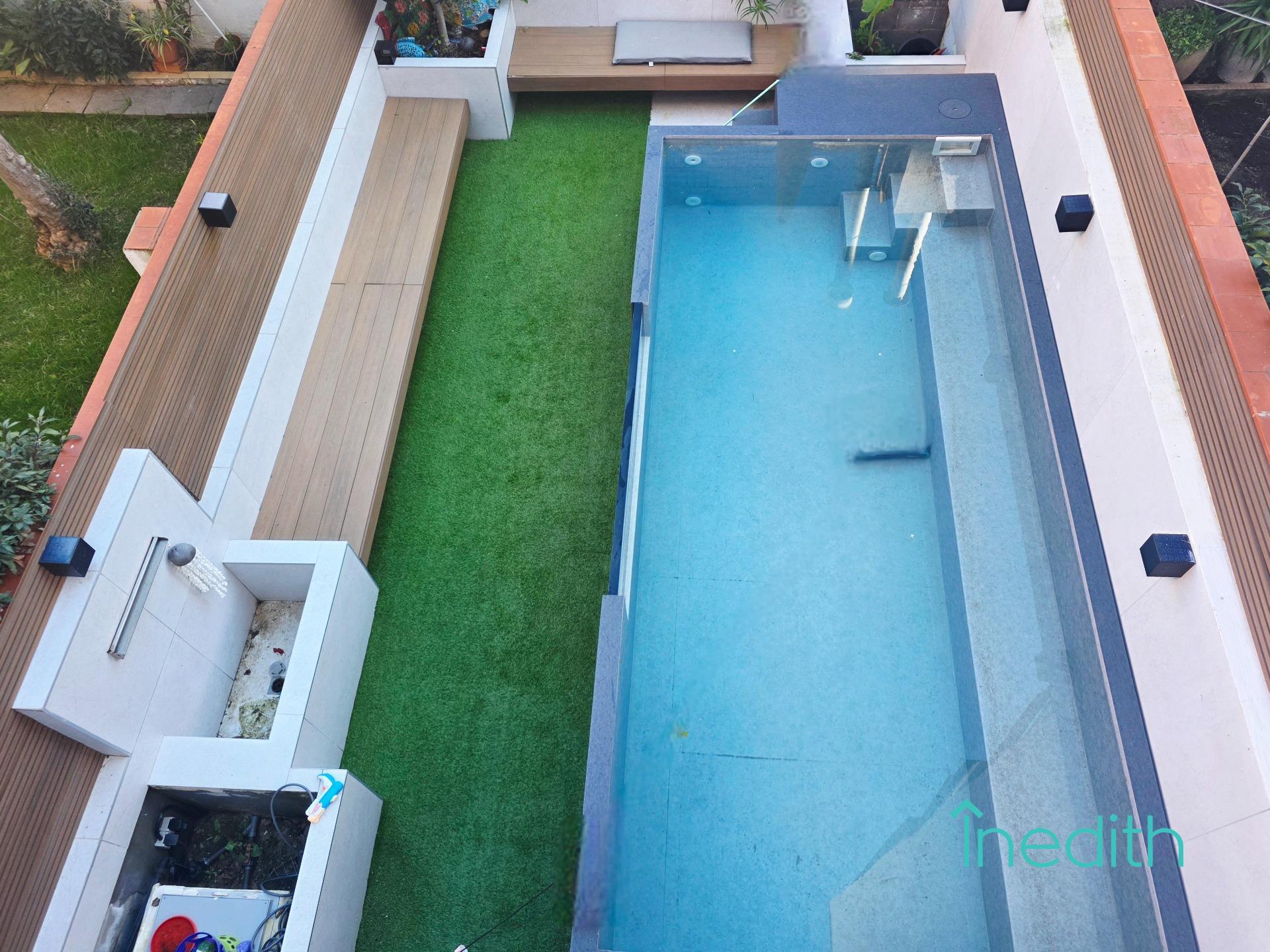 Amplia casa adosada reformada y con piscina,  cerca de todos - foto 9