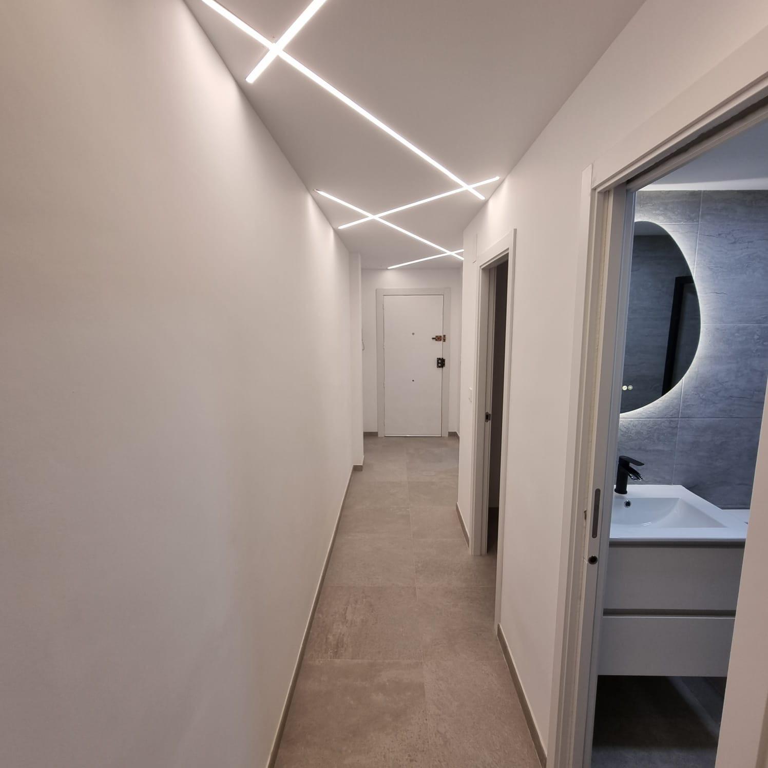 Piso totalmente reformado con 3 habitaciones en el centro de - foto 19