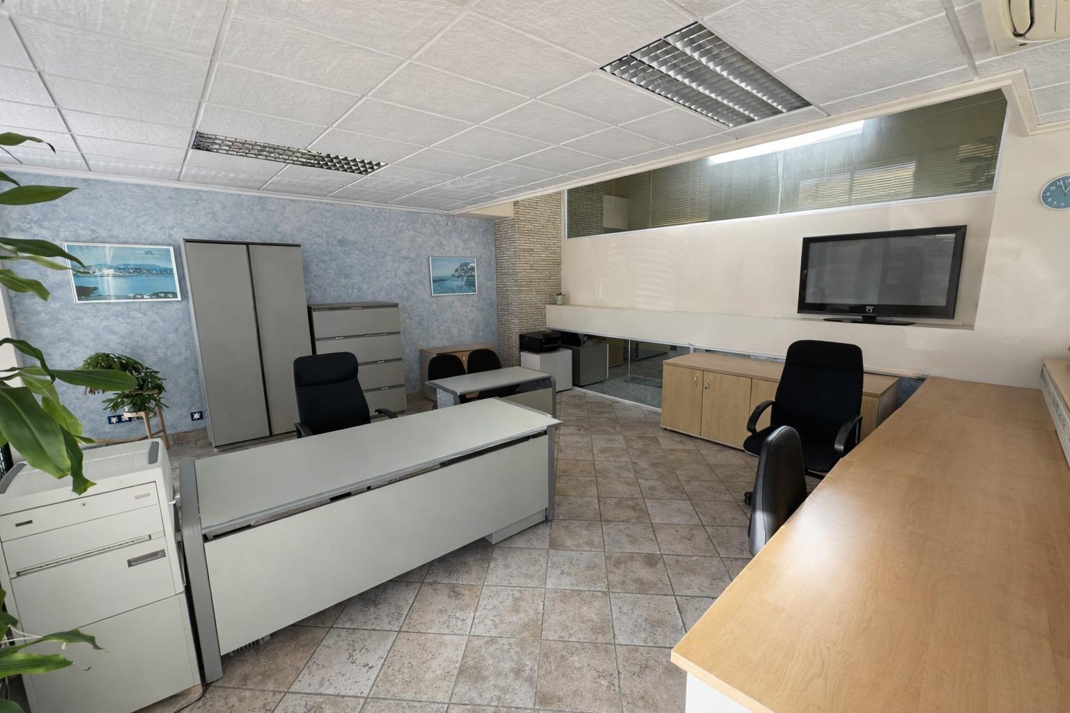 Centro comercial en venta en Teulada – 8 locales, garajes y  - foto 10