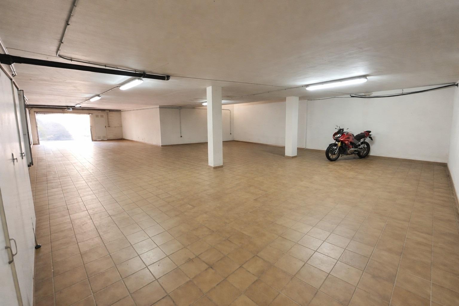 Centro comercial en venta en Teulada – 8 locales, garajes y  - foto 29
