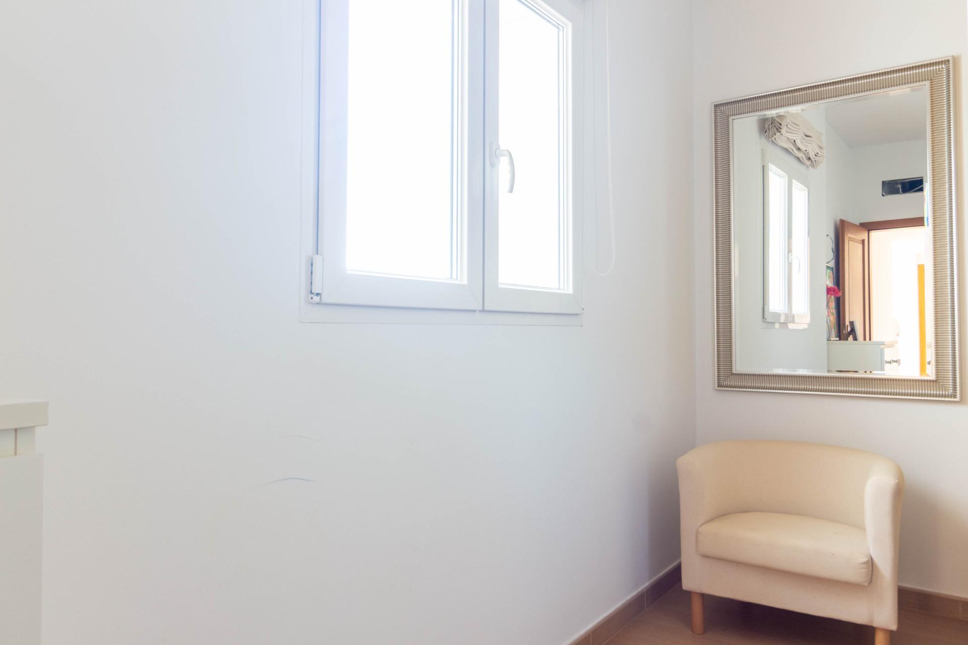 Vivienda unifamiliar con piscina y amplias terrazas en Cala  - foto 21